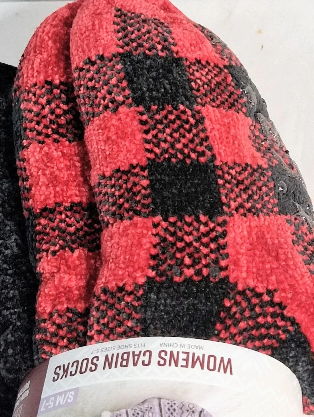 Women's Pack Of 2 Size 5-7 Black & Red And Black NWT Extra Warm Muk Luk Socks